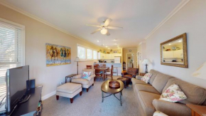Golf and Beach: 2BR Lakeside Villa with Lake Views